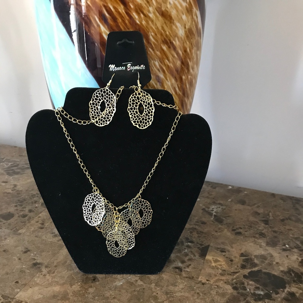 42inch Chain W Filigree Drops